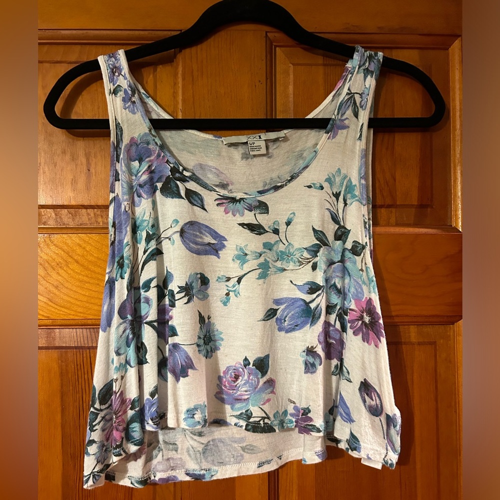 Floral tank top cropped